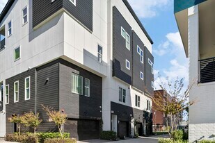 2412 Canal St in Houston, TX - Building Photo