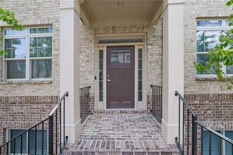 745 Fountainhead Ln NE in Atlanta, GA - Building Photo - Building Photo