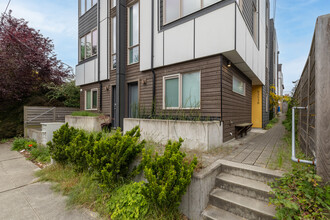 8353 18th Ave NW in Seattle, WA - Building Photo - Building Photo