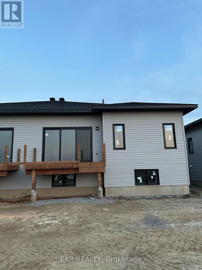 826 Namur St in Russell, ON - Building Photo - Building Photo