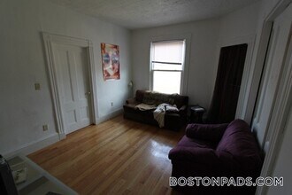 35 Brookline St in Cambridge, MA - Building Photo - Building Photo