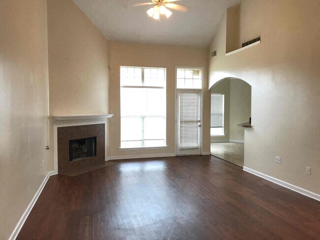 7142 Queens Crown Ct, Unit C-443 in Memphis, TN - Building Photo - Building Photo