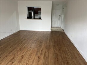 18111 NW 68th Ave in Hialeah, FL - Building Photo - Building Photo
