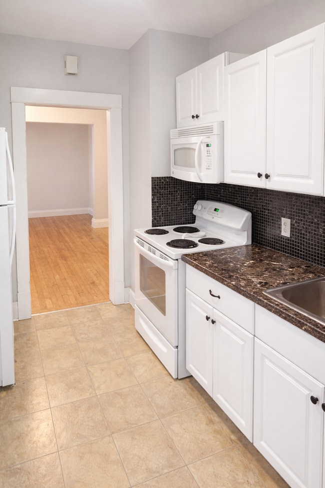 810 University Ave SE in Minneapolis, MN - Building Photo - Building Photo