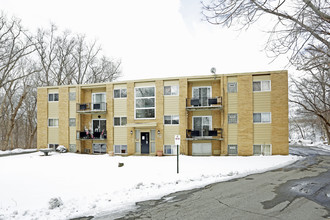 Woodcreek II Apartments in Utica, MI - Building Photo - Building Photo