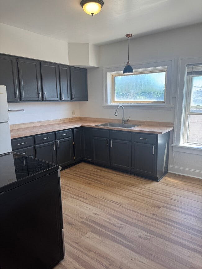 W180S7705 Pioneer Dr, Unit 1