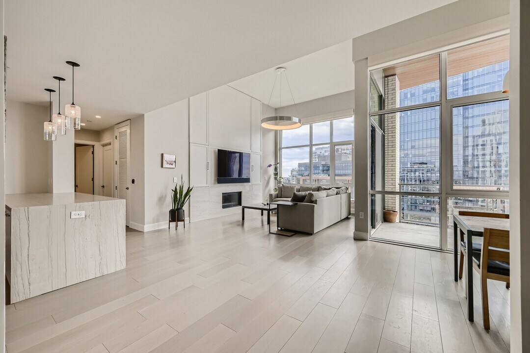 1330 Lancaster St-Unit -C802 in Baltimore, MD - Foto de edificio