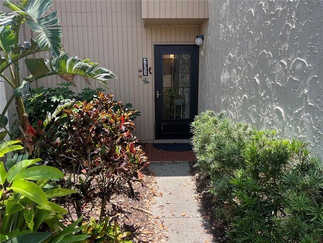 650 Bird Bay Cir in Venice, FL - Building Photo - Building Photo