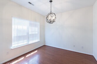 5907 Landerwood Dr in Greensboro, NC - Building Photo - Building Photo
