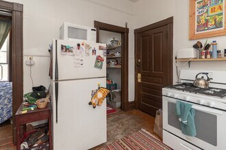 2013 W Iowa St in Chicago, IL - Building Photo - Building Photo
