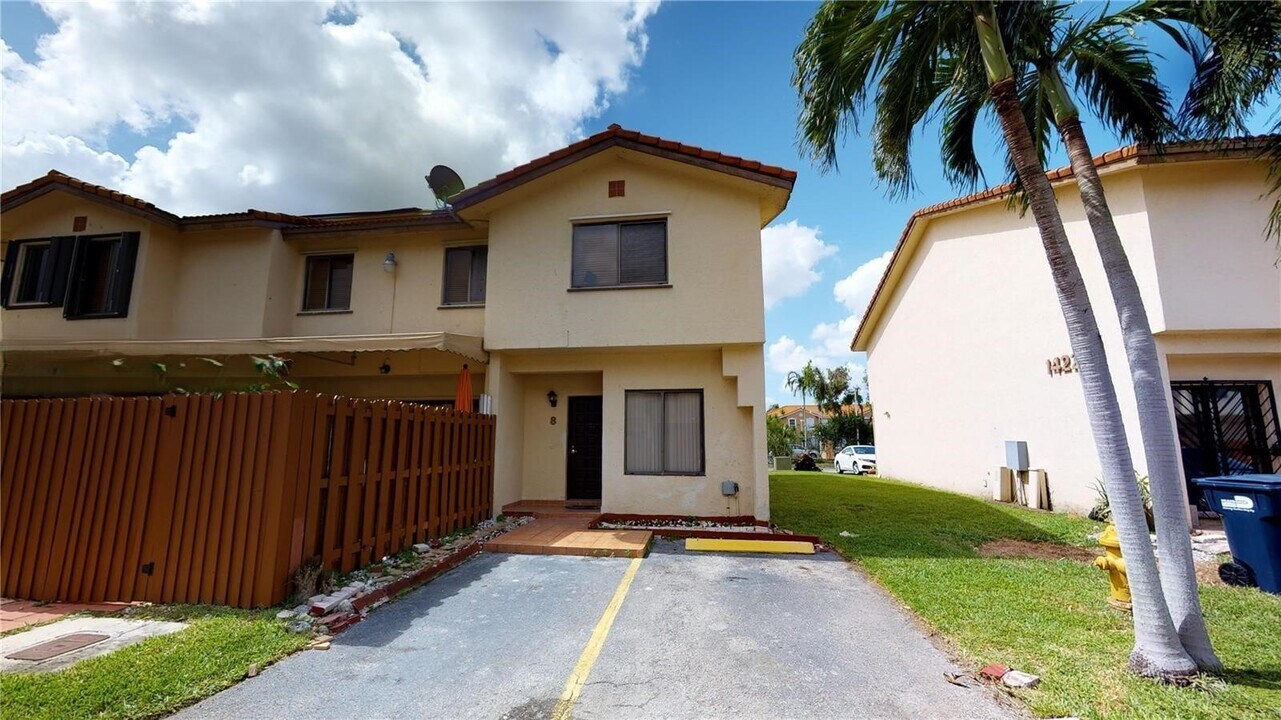 14235 SW 57th Ln in Miami, FL - Building Photo