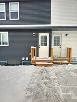 12127-12193 93 St NW in Edmonton, AB - Building Photo