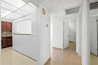 19380 Collins Ave, Unit PH-6 in Sunny Isles Beach, FL - Foto de edificio - Building Photo
