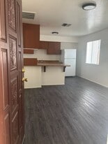 771 W Brighton Ave in El Centro, CA - Building Photo