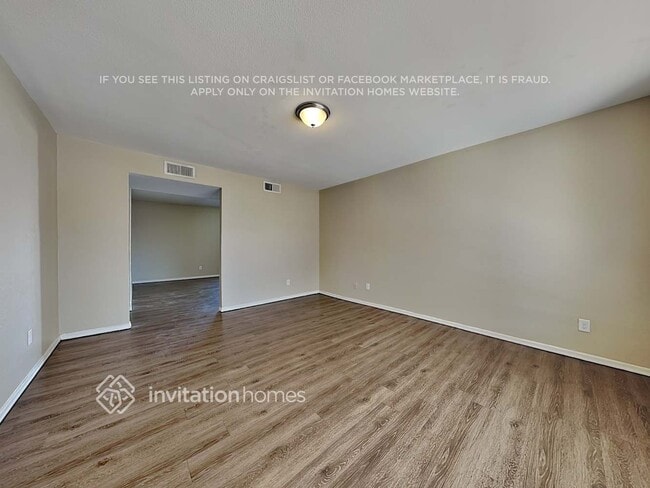 property at 2576 E Commonwealth Cir