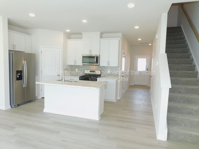 221 Still Pasture Ln in Graham, NC - Building Photo - Building Photo