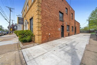 12900 Madison Ave in Lakewood, OH - Building Photo - Building Photo