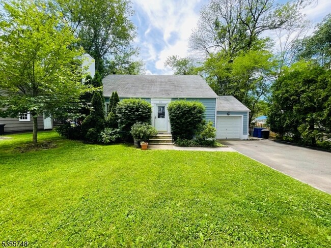 274 Woodland Ave in Summit, NJ - Building Photo - Building Photo