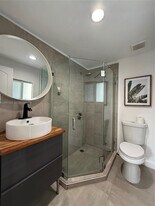 2230 NW 6th St, Unit C in Miami, FL - Building Photo