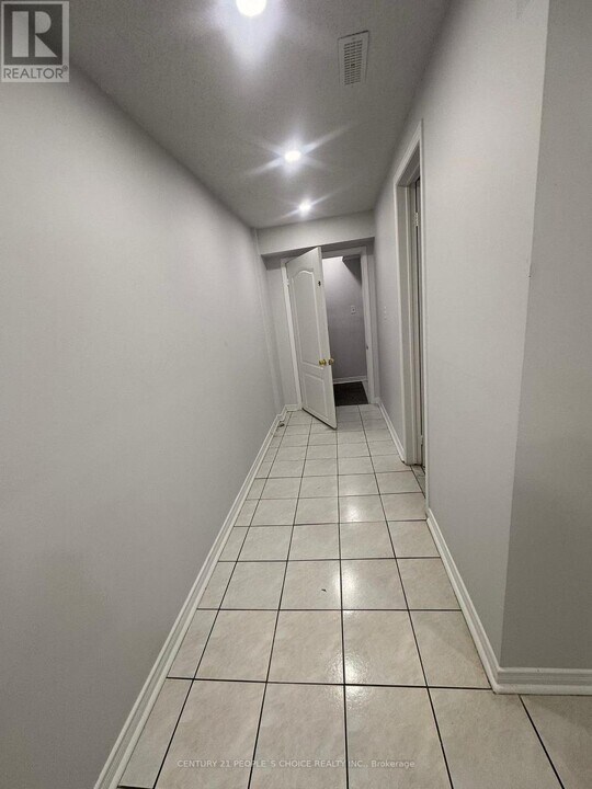 3 Chapparal Dr in Brampton, ON - Building Photo