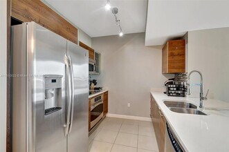 480 Hibiscus St, Unit 325 in West Palm Beach, FL - Building Photo - Building Photo