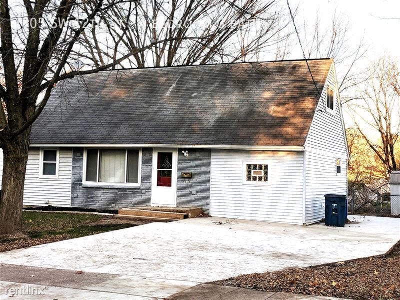 7305 SW 12th St in Des Moines, IA - Building Photo