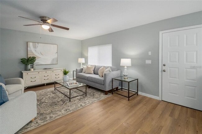 2032 Fluorshire Dr in Brandon, FL - Building Photo - Building Photo