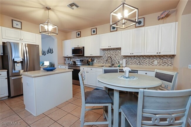 9601 Spanish Moss Way in Bonita Springs, FL - Building Photo - Building Photo