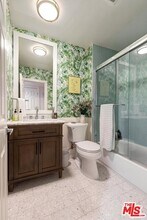 141 S Clark Dr in West Hollywood, CA - Building Photo - Building Photo
