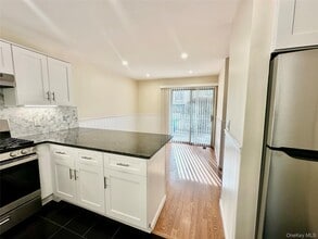 2 Heritage Dr in New City, NY - Building Photo - Building Photo