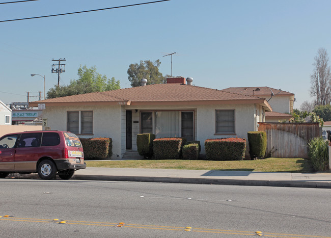 16116-16118 Woodruff Ave in Bellflower, CA - Building Photo - Building Photo