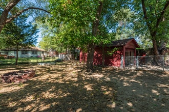 921 S Royal Rd in Wichita, KS - Building Photo - Building Photo