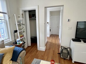 67 Kinnaird St, Unit 2 in Cambridge, MA - Building Photo - Building Photo