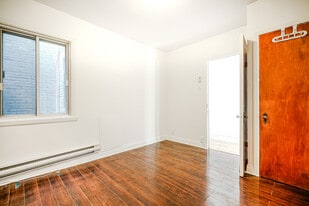 2390 Pie-IX Blvd in Montréal, QC - Building Photo