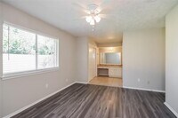 9559 Sutter Park Ln photo'