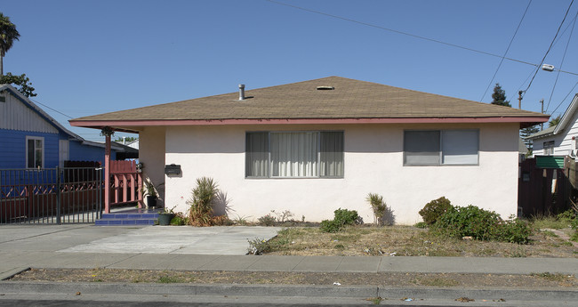 2551 22nd St in San Pablo, CA - Foto de edificio - Building Photo