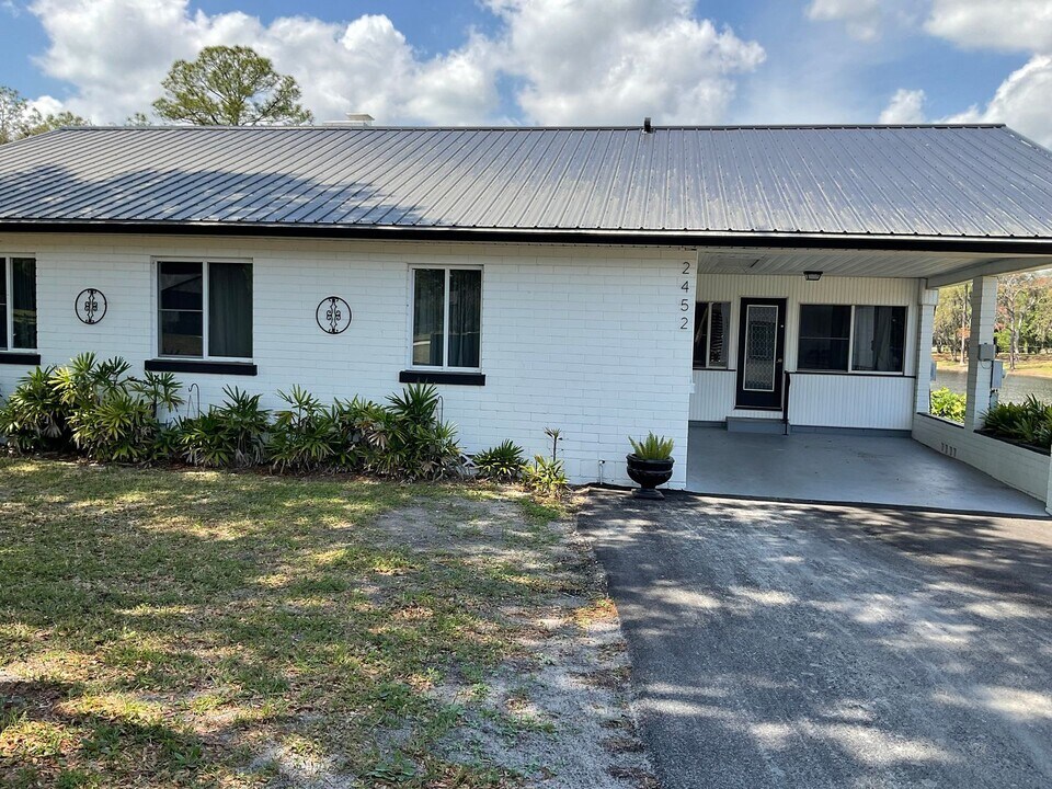2452 Lake Ruby Rd in DeLand, FL - Building Photo