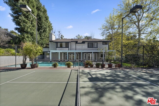 property at 2937 Deep Canyon Dr