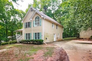223 Manchester Dr in Newnan, GA - Building Photo