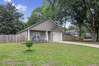 160 Oak Ln in Crestview, FL - Building Photo - Building Photo