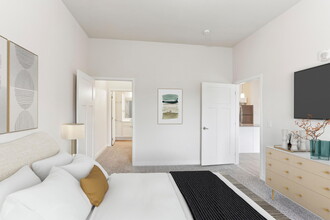 Lake Ridge Apartments in Prior Lake, MN - Foto de edificio - Building Photo