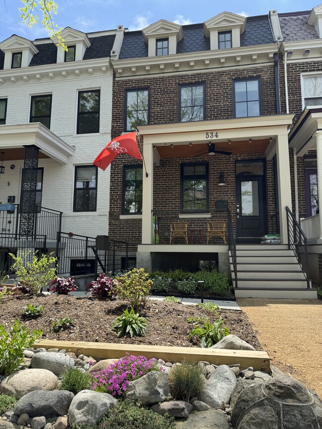 534 Taylor St NW, Unit B in Washington, DC - Building Photo - Building Photo