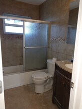 7321 NW 35th St, Unit #3 in Hollywood, FL - Foto de edificio - Building Photo