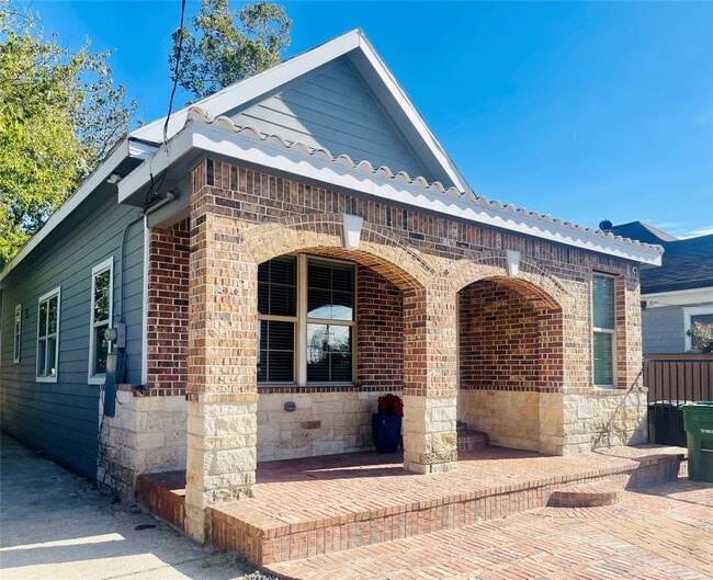 property at 1714 Mary St