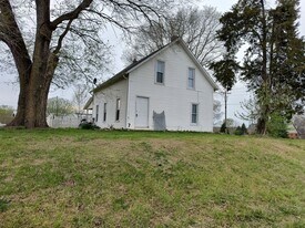7950 N 900 E in Lafayette, IN - Building Photo
