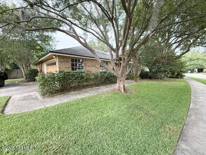 11644 Lazy Willow Ln in Jacksonville, FL - Building Photo - Building Photo