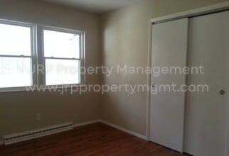 3609 Greenbriar Dr in Jackson, MI - Building Photo - Building Photo