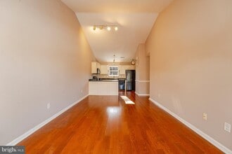 558 London Ct in Egg Harbor Township, NJ - Building Photo - Building Photo