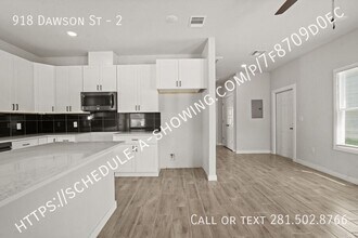 918 Dawson St in San Antonio, TX - Building Photo - Building Photo