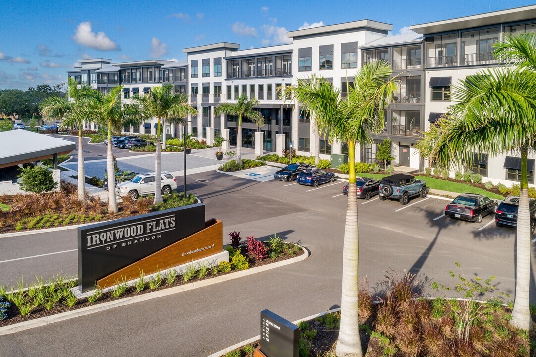 Ironwood Flats in Brandon, FL - Building Photo